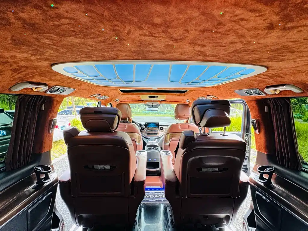 Mercedes-Benz V-Class 2021 — фото 18