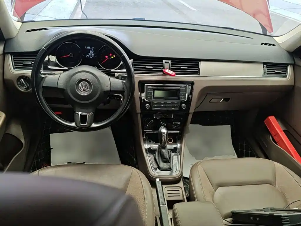 Volkswagen Bora 2015 — фото 10