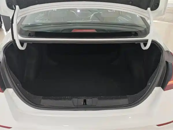 Geely Emgrand 2021