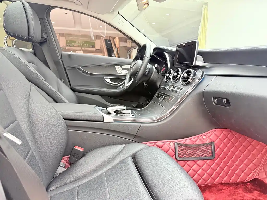 Mercedes-Benz C-Class 2017 — фото 10