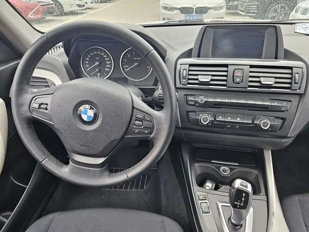 BMW 1 Series 2014 — фото 9