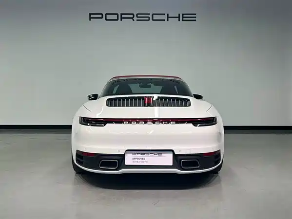 Porsche 911 2023