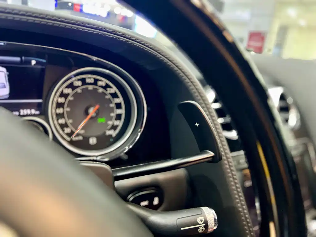 Bentley Flying Spur 2014 — фото 28