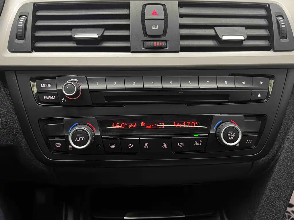 BMW 3 Series 2015 — фото 27