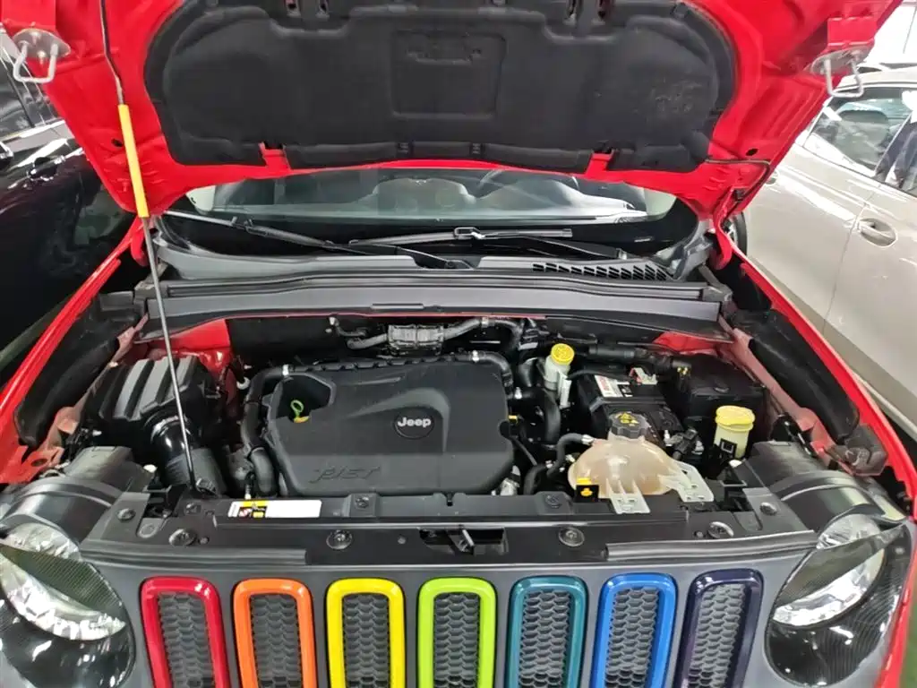 Jeep Renegade 2018 — фото 16