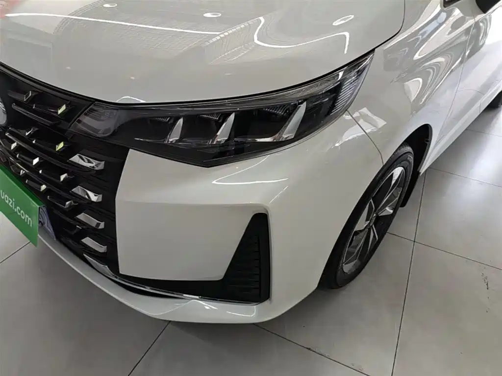 GAC Motor Trumpchi M6 2021 — фото 3