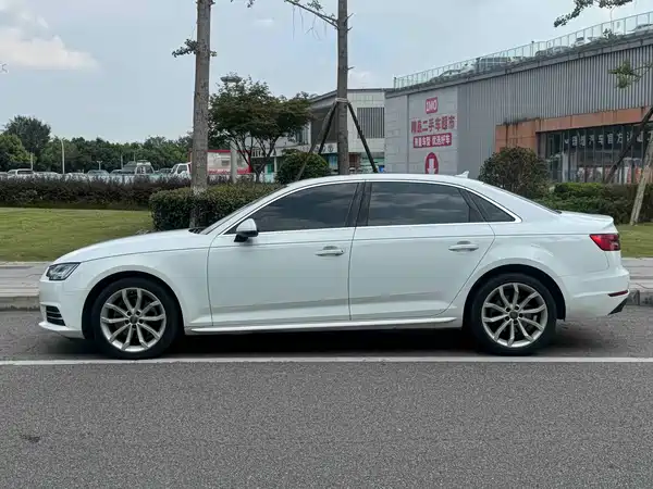 Audi A4L 2017