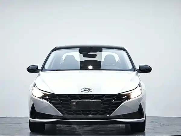 Hyundai Elantra 2022