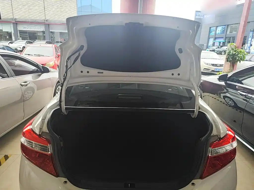 Toyota Vios 2016 — фото 19