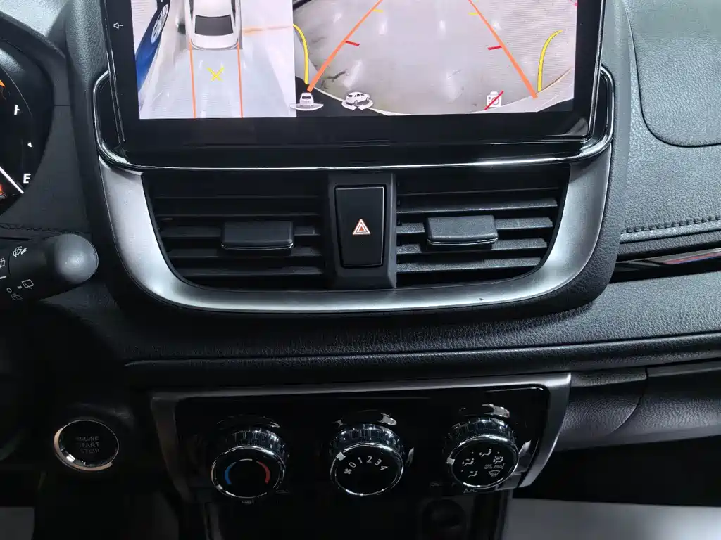 Toyota Yaris L 2022 — фото 11