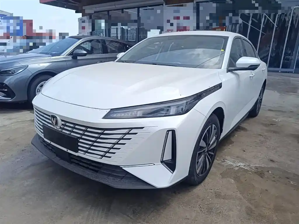 Changan Eado PHEV 2026 — фото 2