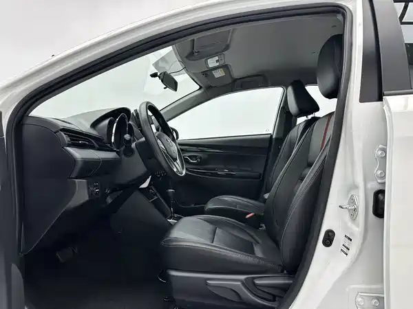 Toyota Yaris L 2023
