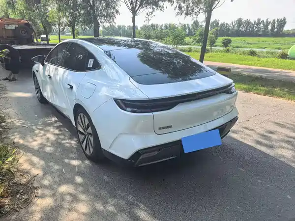 Geely Galaxy E8 2024
