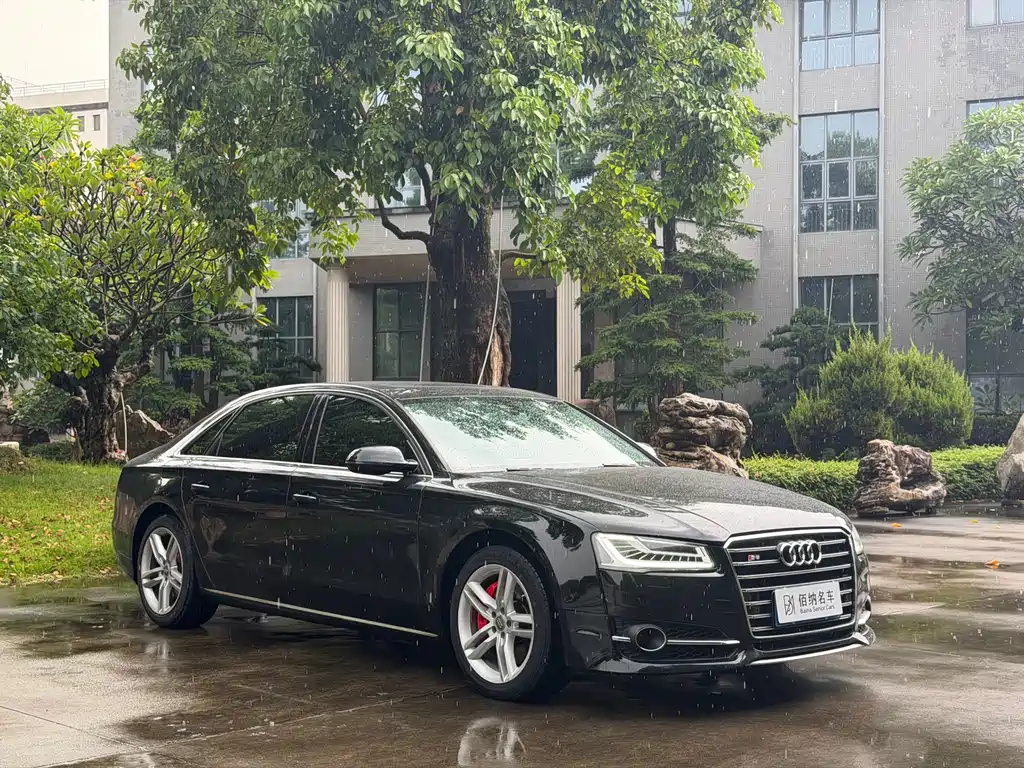Audi A8 2011