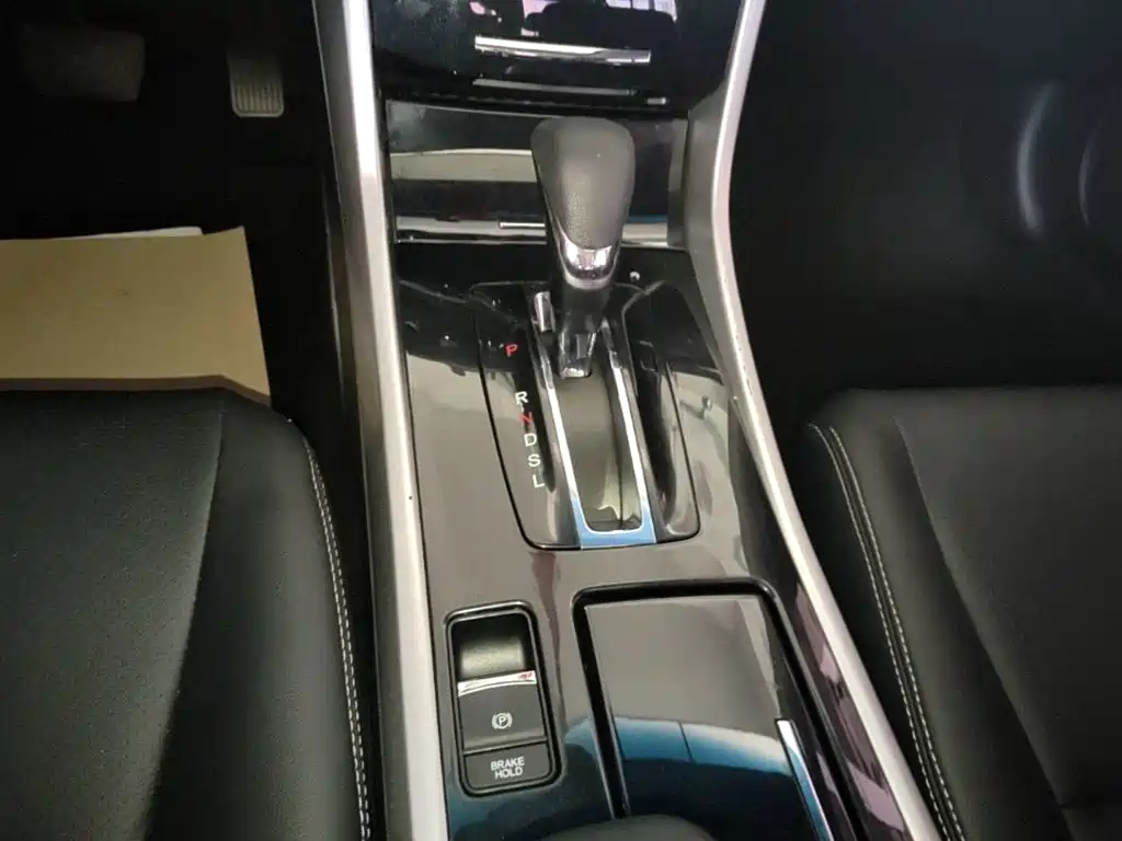 Honda Accord 2018 — фото 14