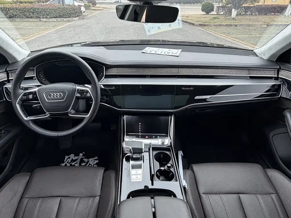 Audi A8 2019 — фото 8