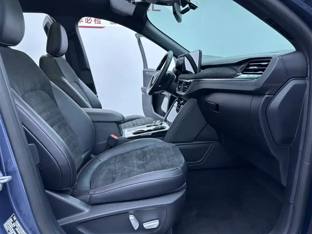 Ford Escape 2020 — фото 17