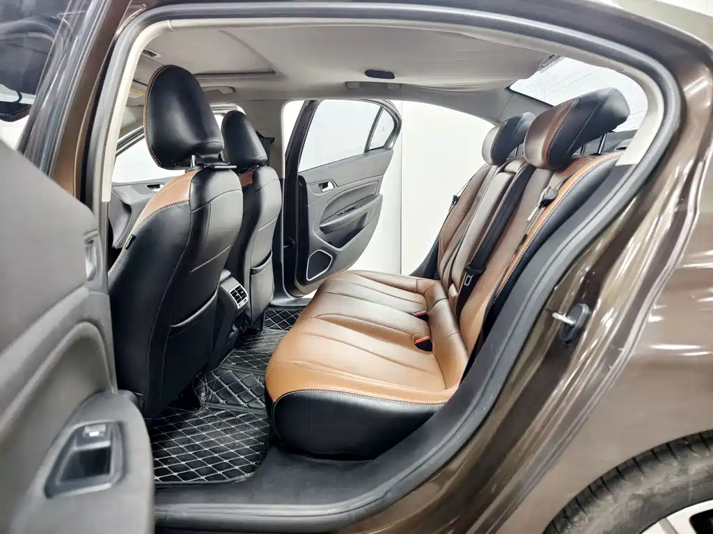 Peugeot 408 2015 — фото 13