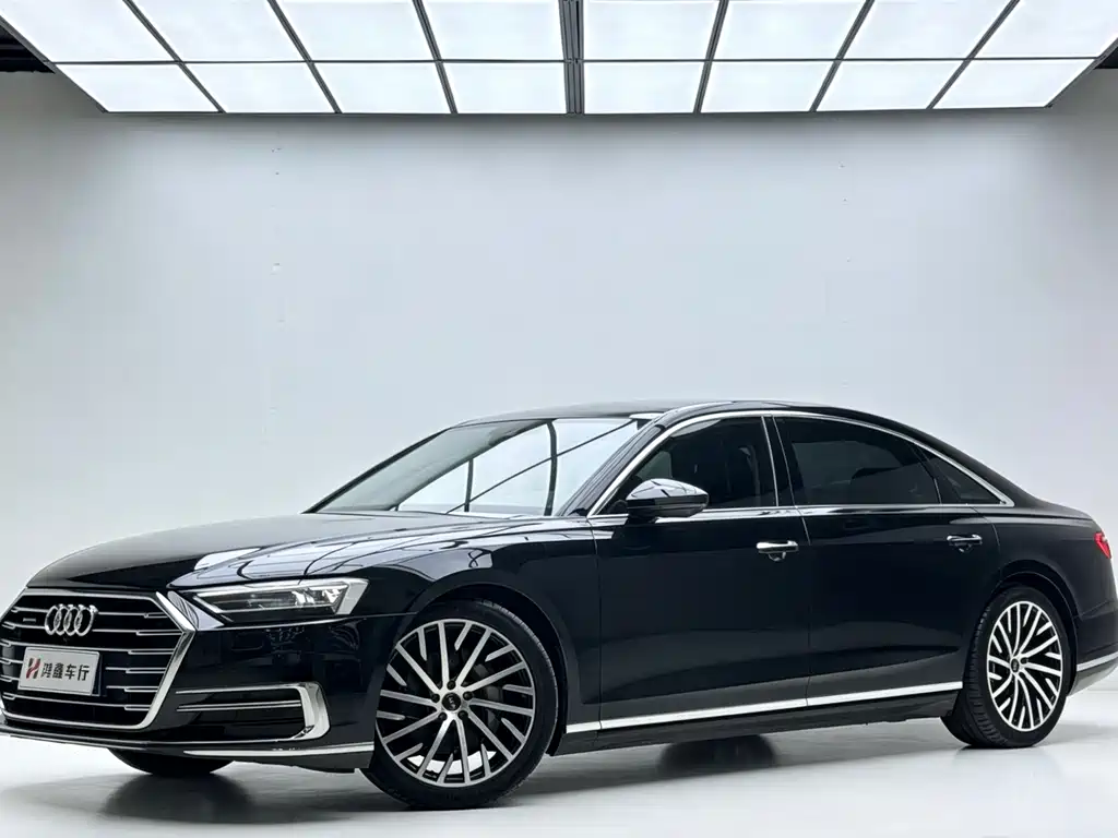 Audi A8 2021 — фото 1