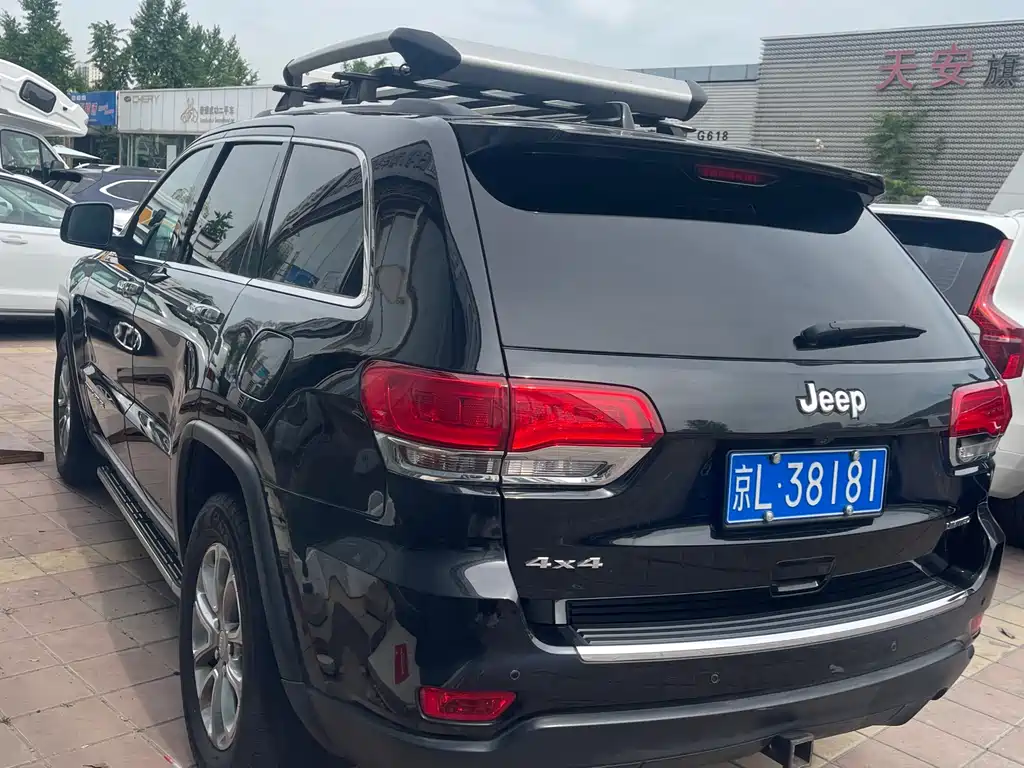 Jeep Grand Cherokee 2015 — фото 4