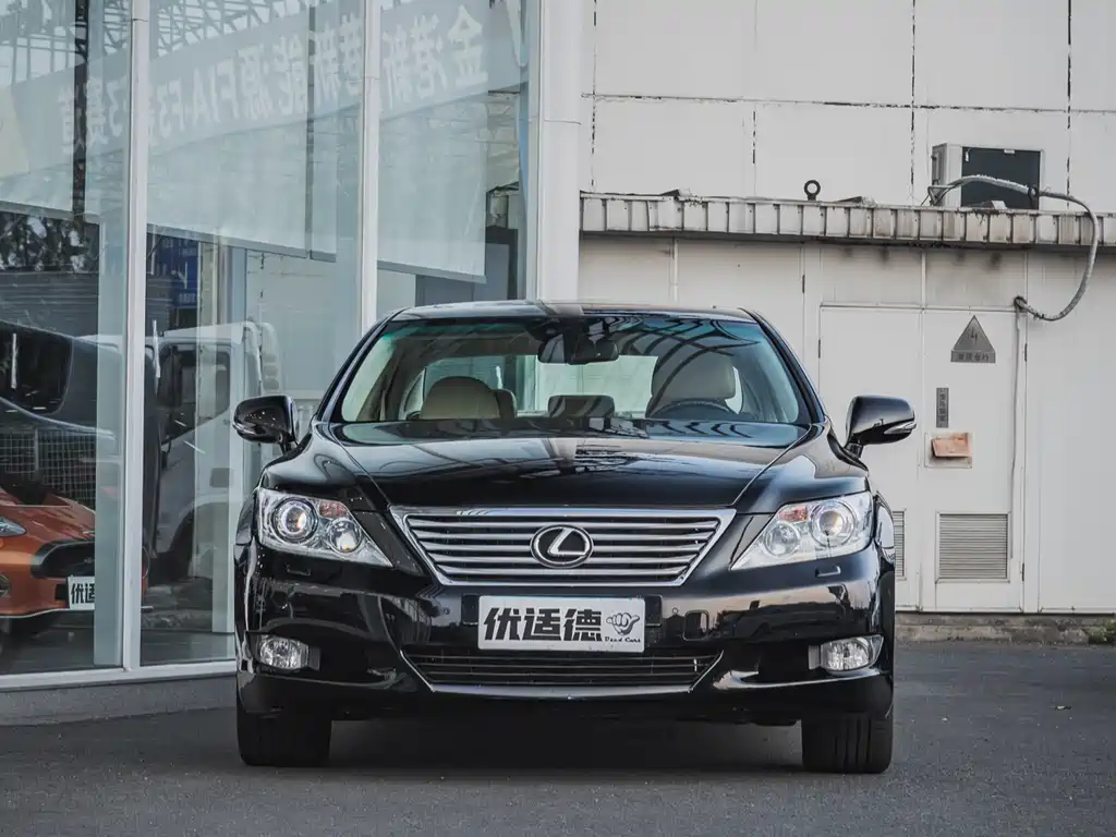 Lexus LS 2011