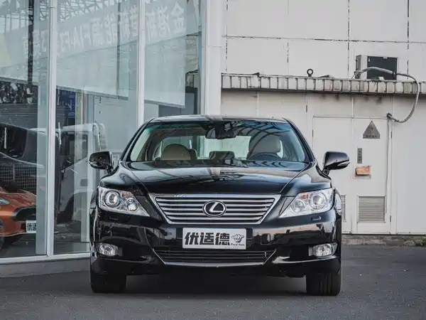 Lexus LS 2011