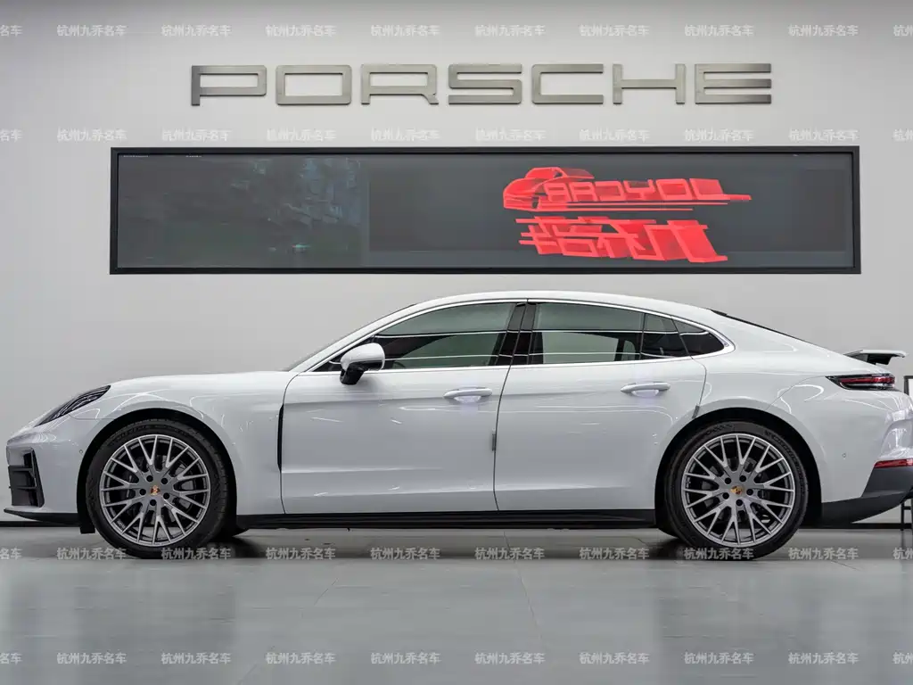 Porsche Panamera 2025 — фото 8