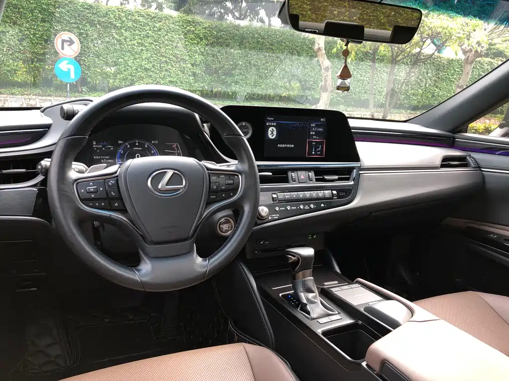 Lexus ES 2022 — фото 18