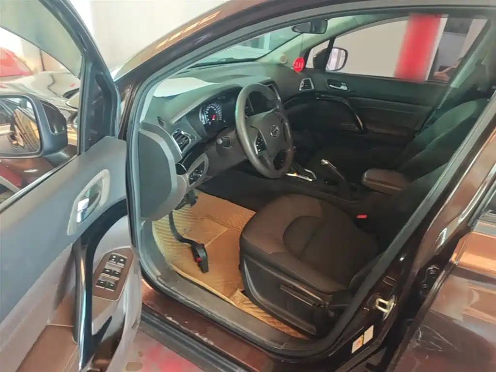 GAC Motor Trumpchi GS4 2016 — фото 16