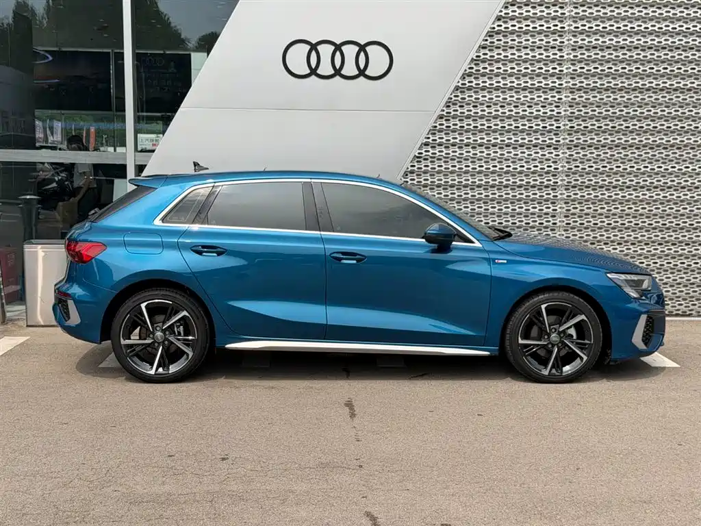 Audi A3 2022 — фото 16