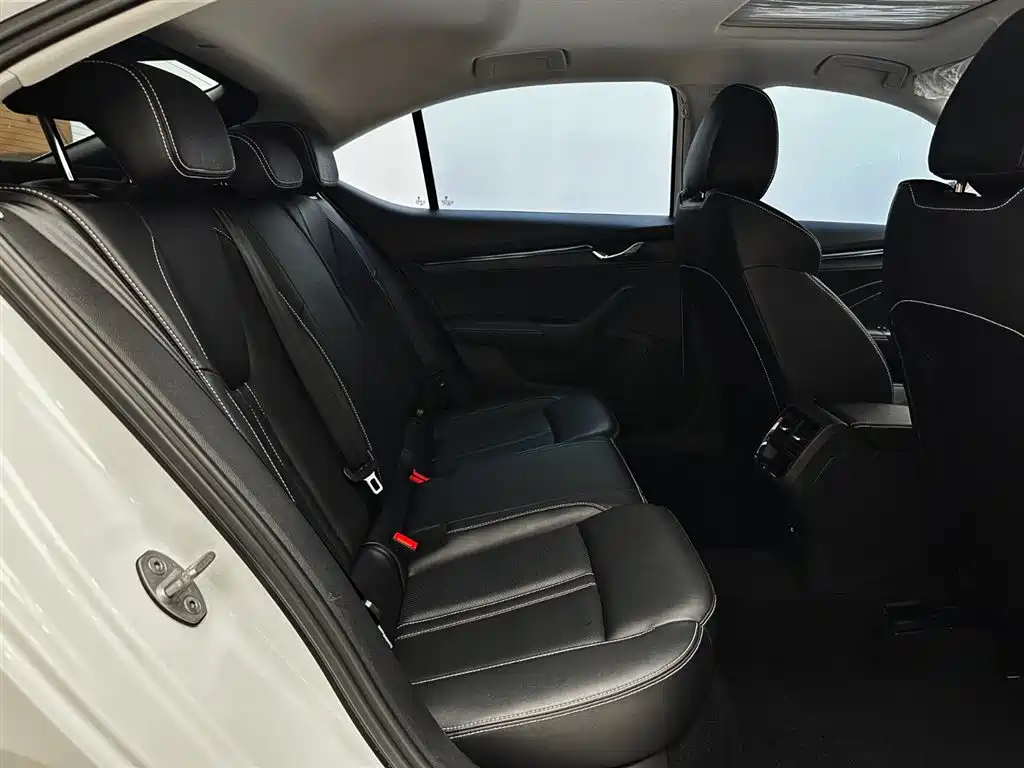 Skoda Octavia 2024 — фото 16