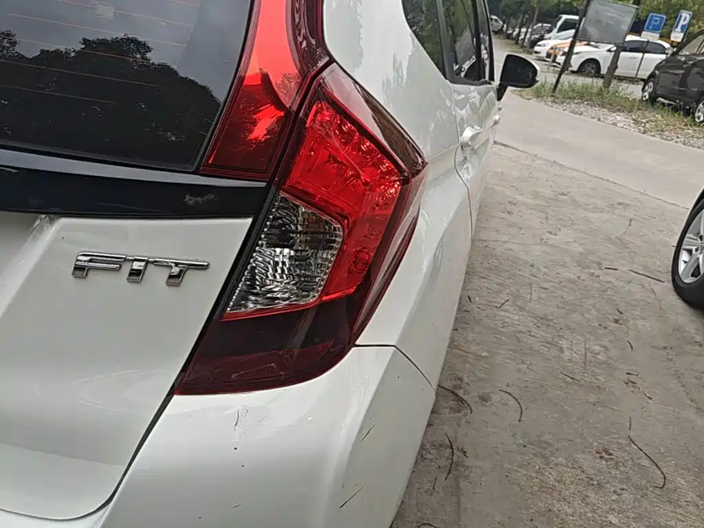 Honda Fit 2016 — фото 24