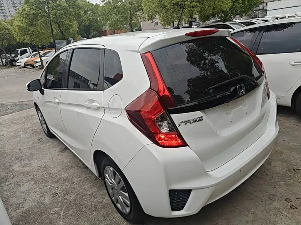 Honda Fit 2016 — фото 23