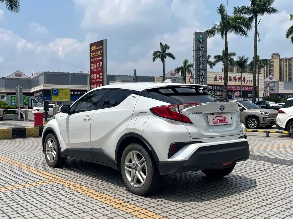Toyota C-HR 2023