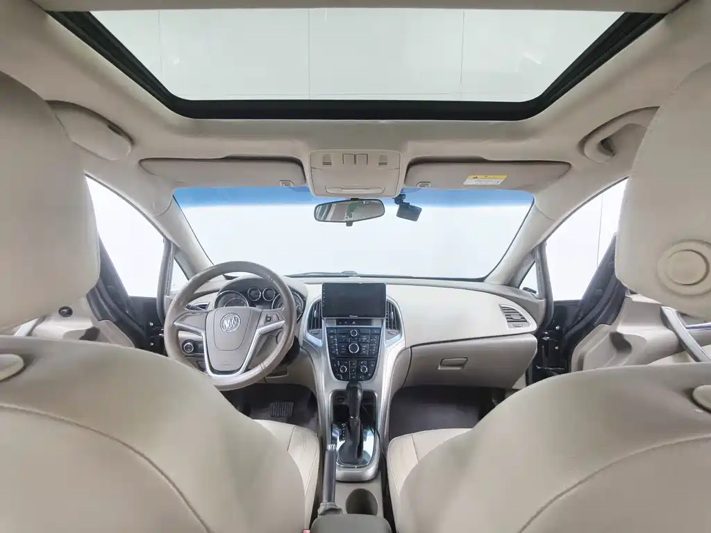Buick Excelle 2015 — фото 10