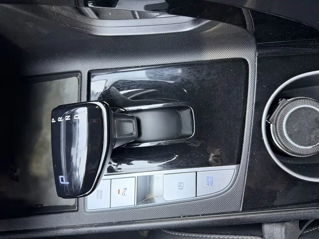 Hyundai Elantra 2023 — фото 14