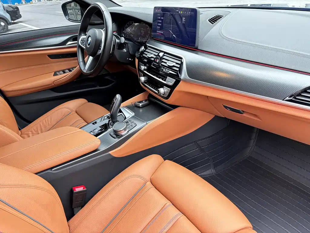 BMW 5 Series 2023 — фото 10