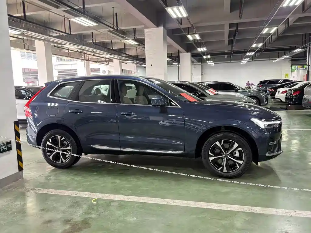 Volvo XC60 2025 — фото 4