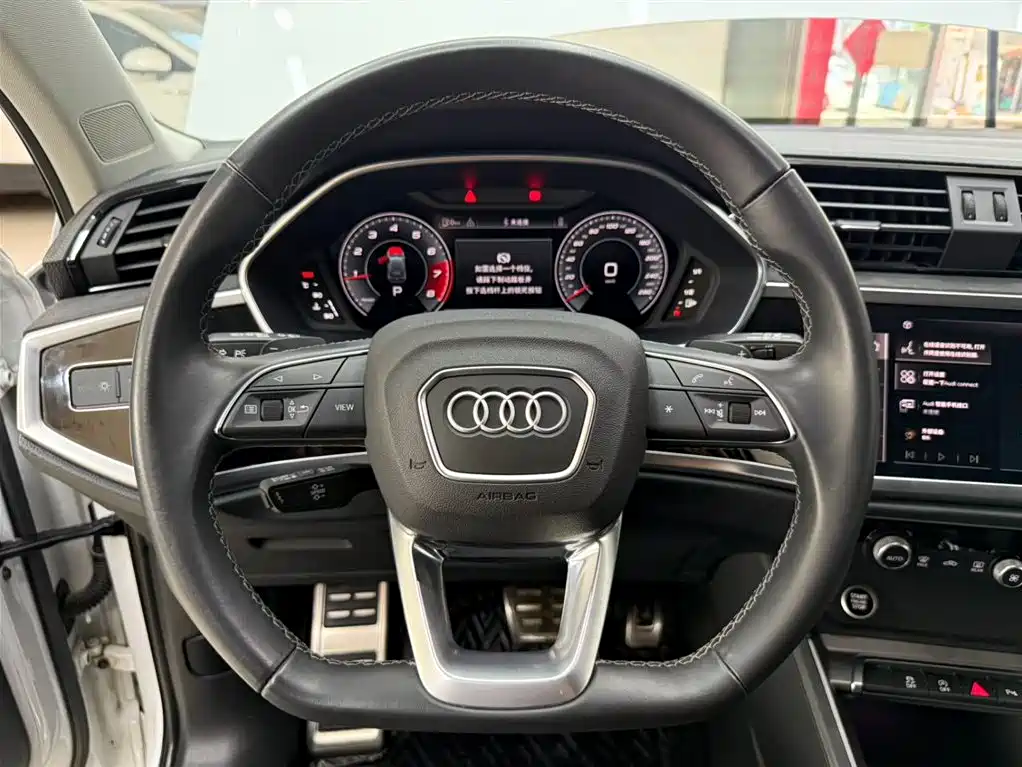 Audi Q3 2023 — фото 11