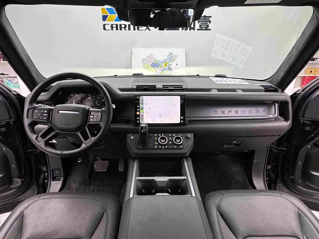 Land Rover Defender 2025 — фото 11