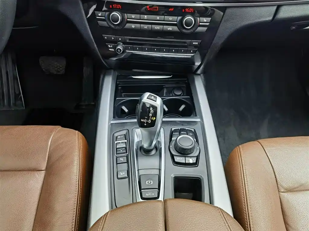BMW X5 2017 — фото 17