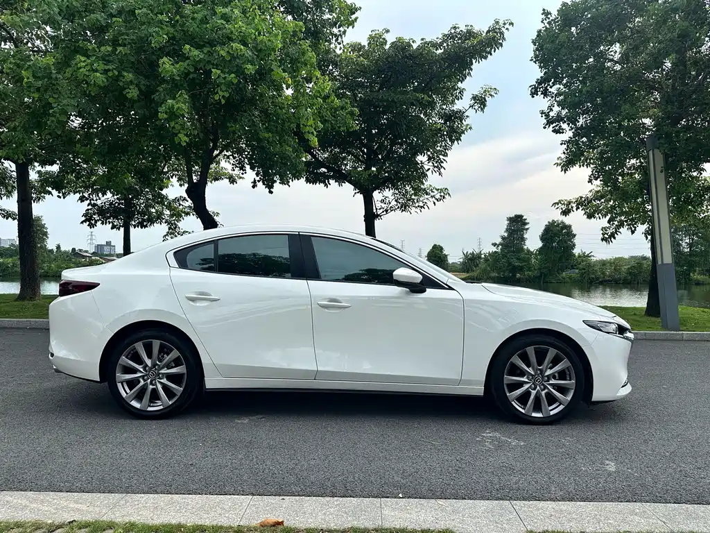 Mazda 3 Angkesela 2021