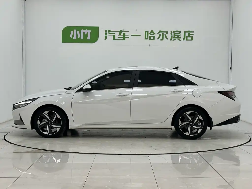 Hyundai Elantra 2023
