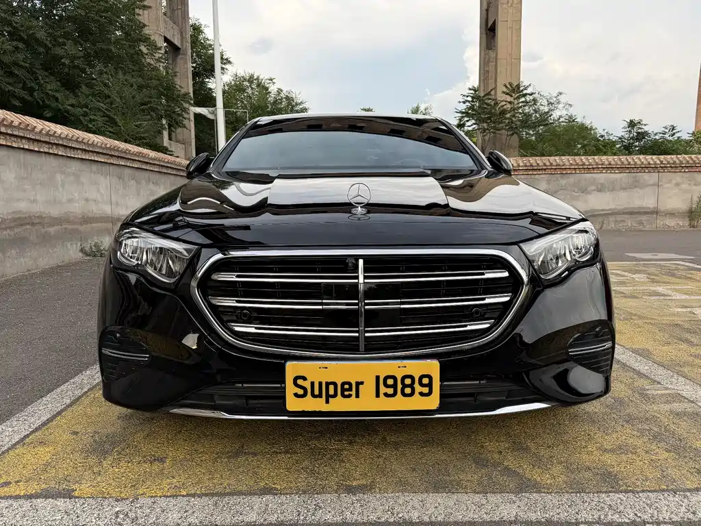 Mercedes-Benz E-Class 2024