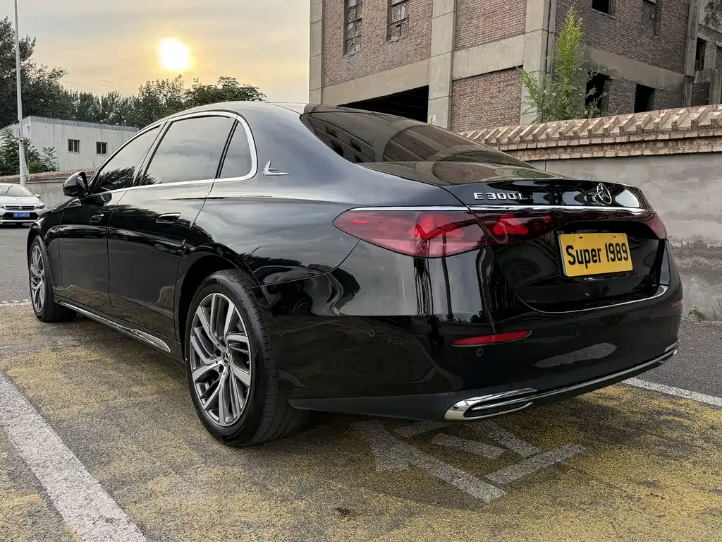 Mercedes-Benz E-Class 2024