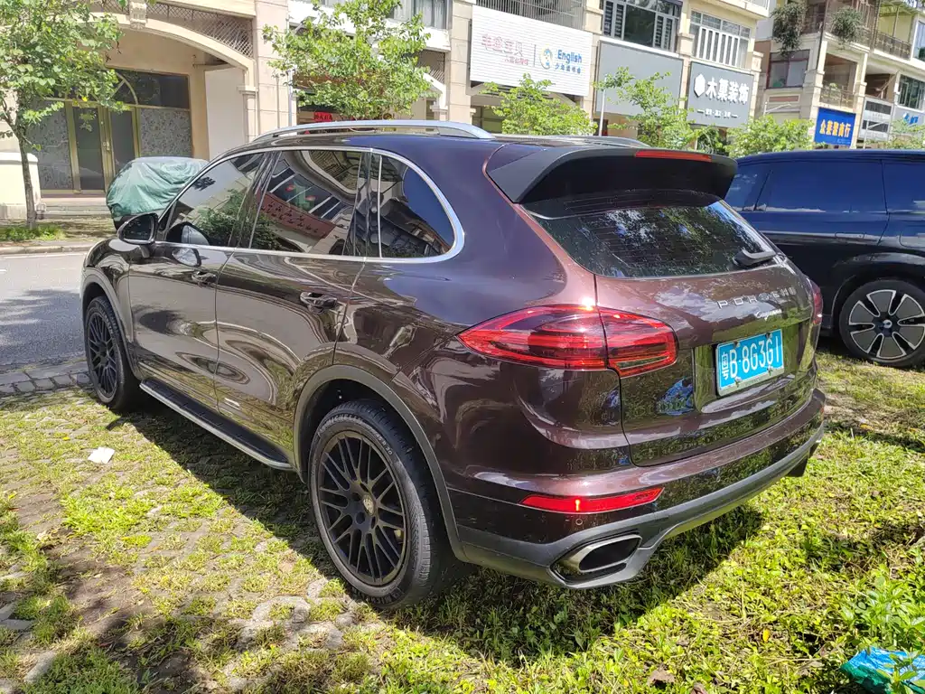 Porsche Cayenne 2015 — фото 17