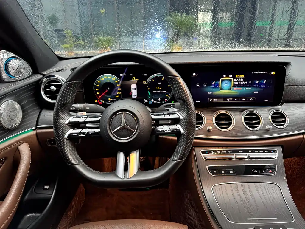 Mercedes-Benz E-Class 2022 — фото 10
