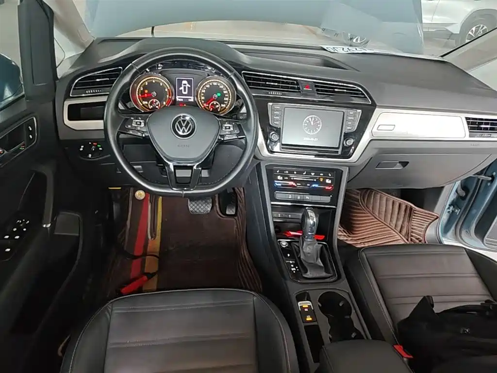 Volkswagen Touran 2020 — фото 10