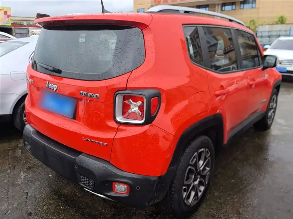 Jeep Renegade 2018 — фото 7