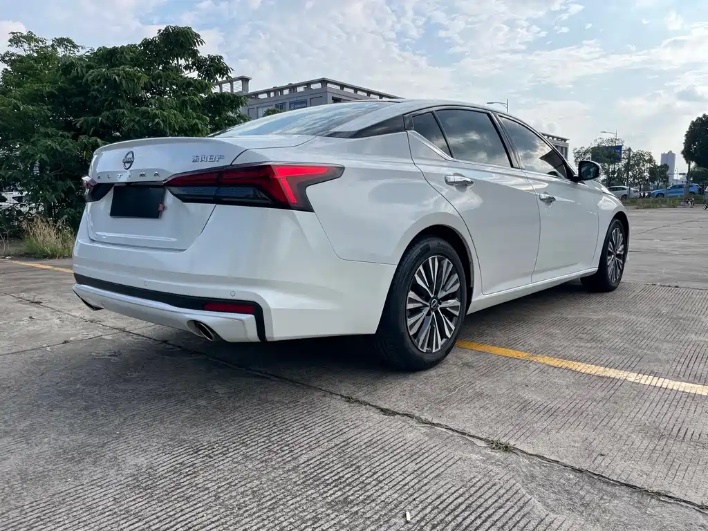 Nissan Teana 2023